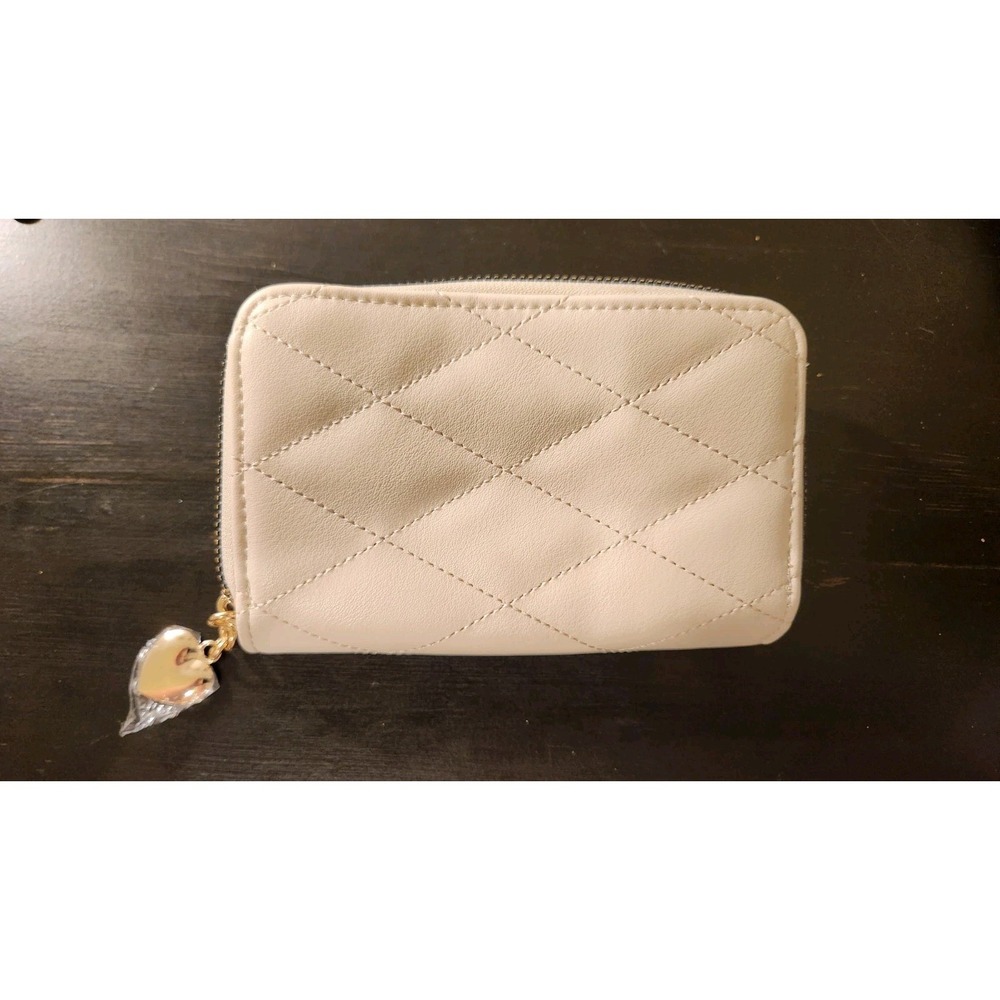 Juicy couture wallet‎ NWT and plastic seal on charm - Picture 4 of 6